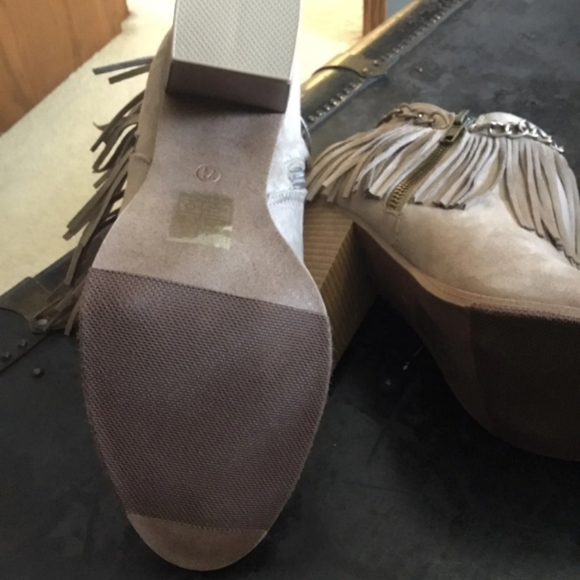 Women's Fringe Boots - Picture 5 of 5